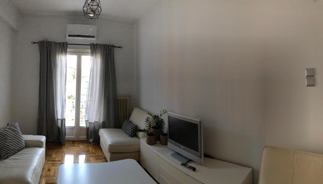 Cosy Apartment In Metaxourgeio Atenas Exterior foto