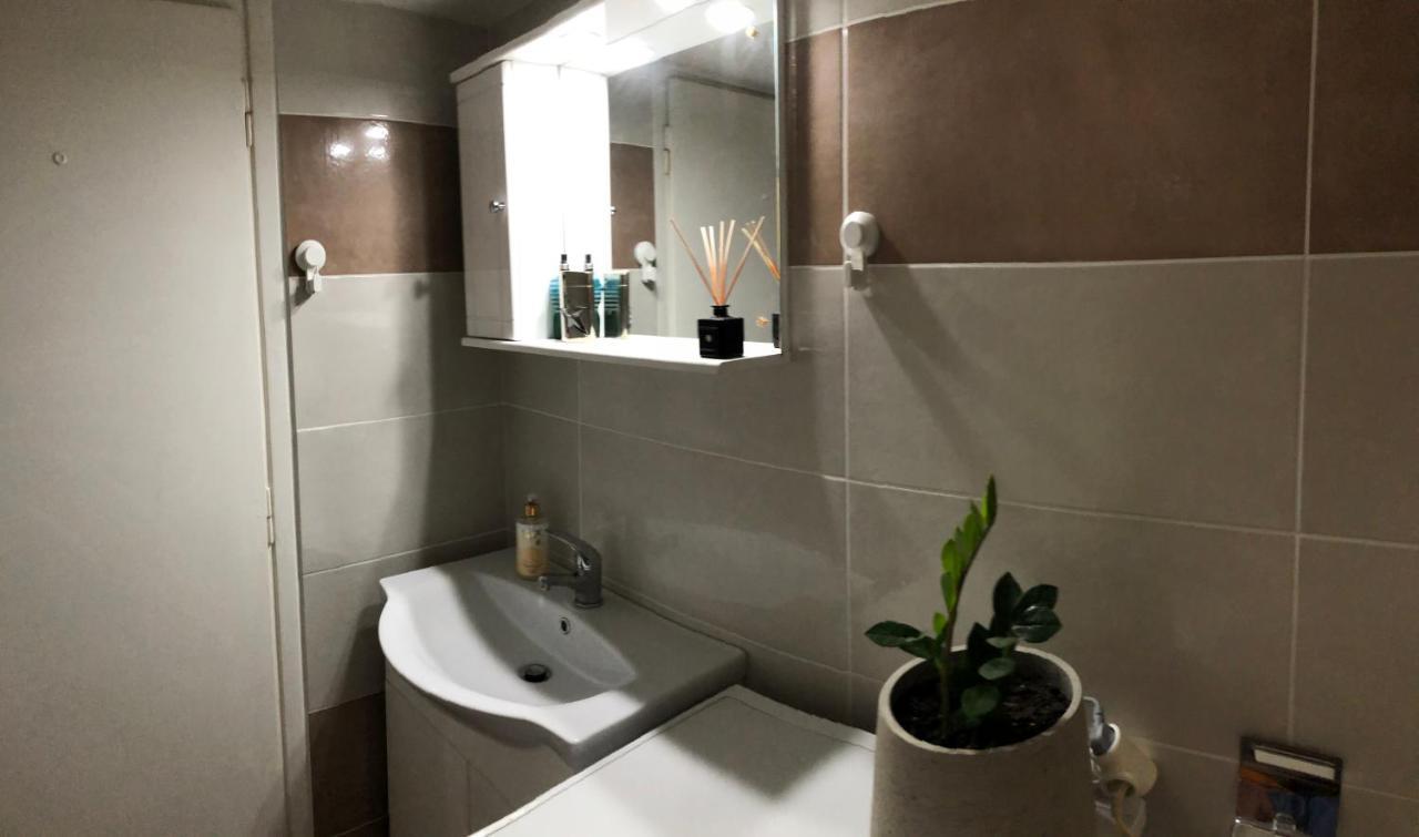 Cosy Apartment In Metaxourgeio Atenas Exterior foto